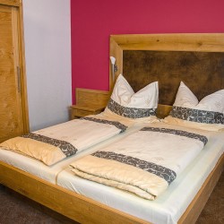 Austellungsstücke - Möbel Abverkauf - Tischlerei - Bett