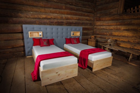 Boxspringbett aus Zirbe - Zirbenbett - Tischlerei Salzburg - Österreich