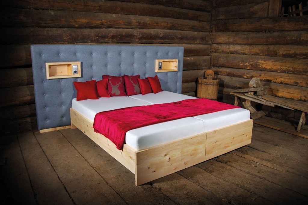 Boxspringbett aus Zirbe - Zirbenbett - Tischlerei Salzburg - Österreich